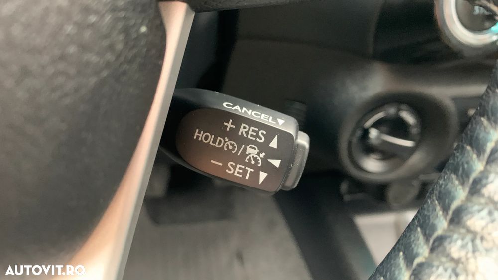 Toyota Hilux 2.8D 204CP 4x4 Double Cab AT Executive Color Edition - 23