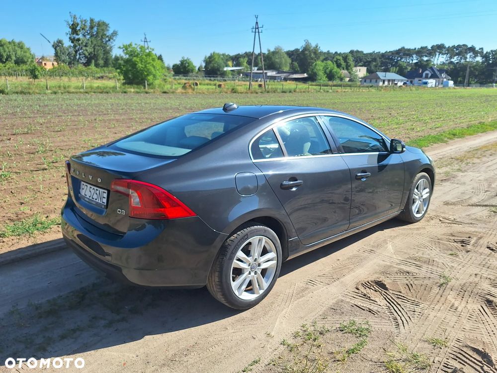 Volvo S60 D3 Geartronic Momentum - 3