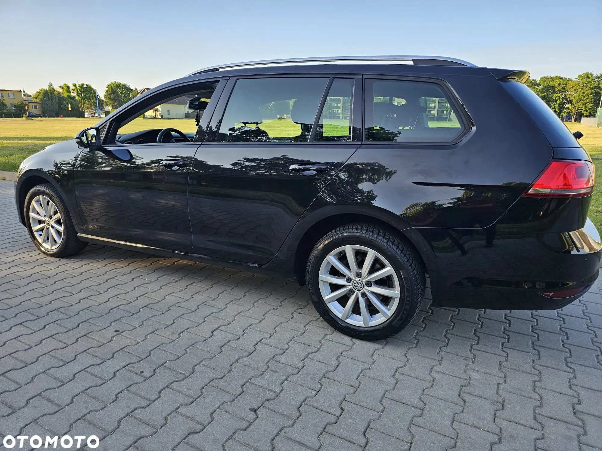 Volkswagen Golf 1.6 TDI 4Motion BlueMotion Technology Lounge - 4