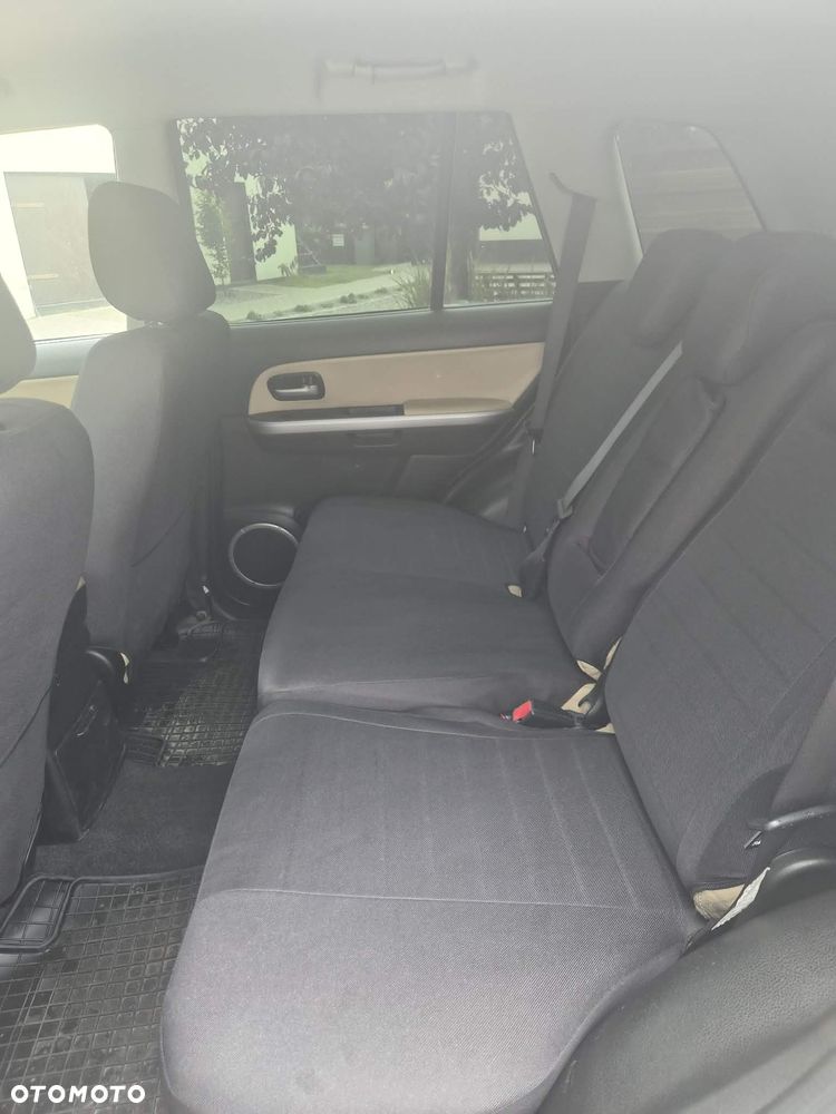 Suzuki Grand Vitara 2.0 De Luxe - 6