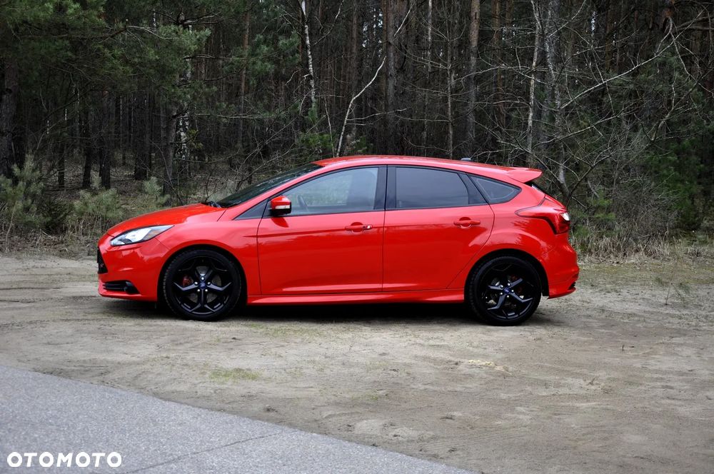 Ford Focus 2.0 EcoBoost ST mit Leder-Sport-Paket - 2