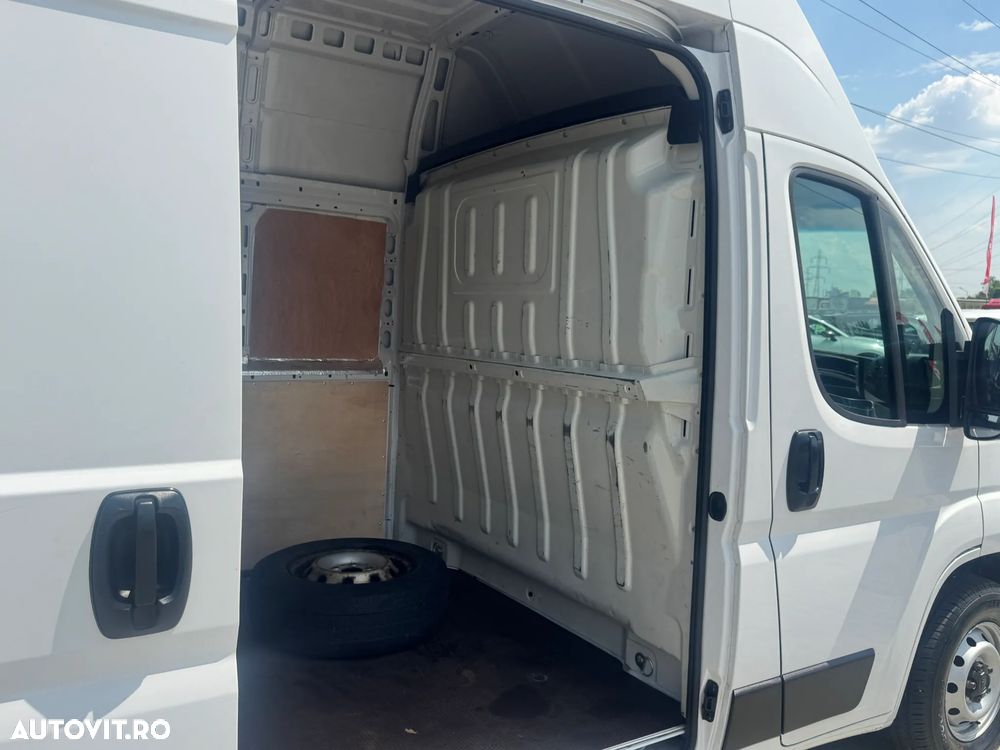 Fiat Ducato 35 Furgon L3H3 2.2 MultiJet - 24