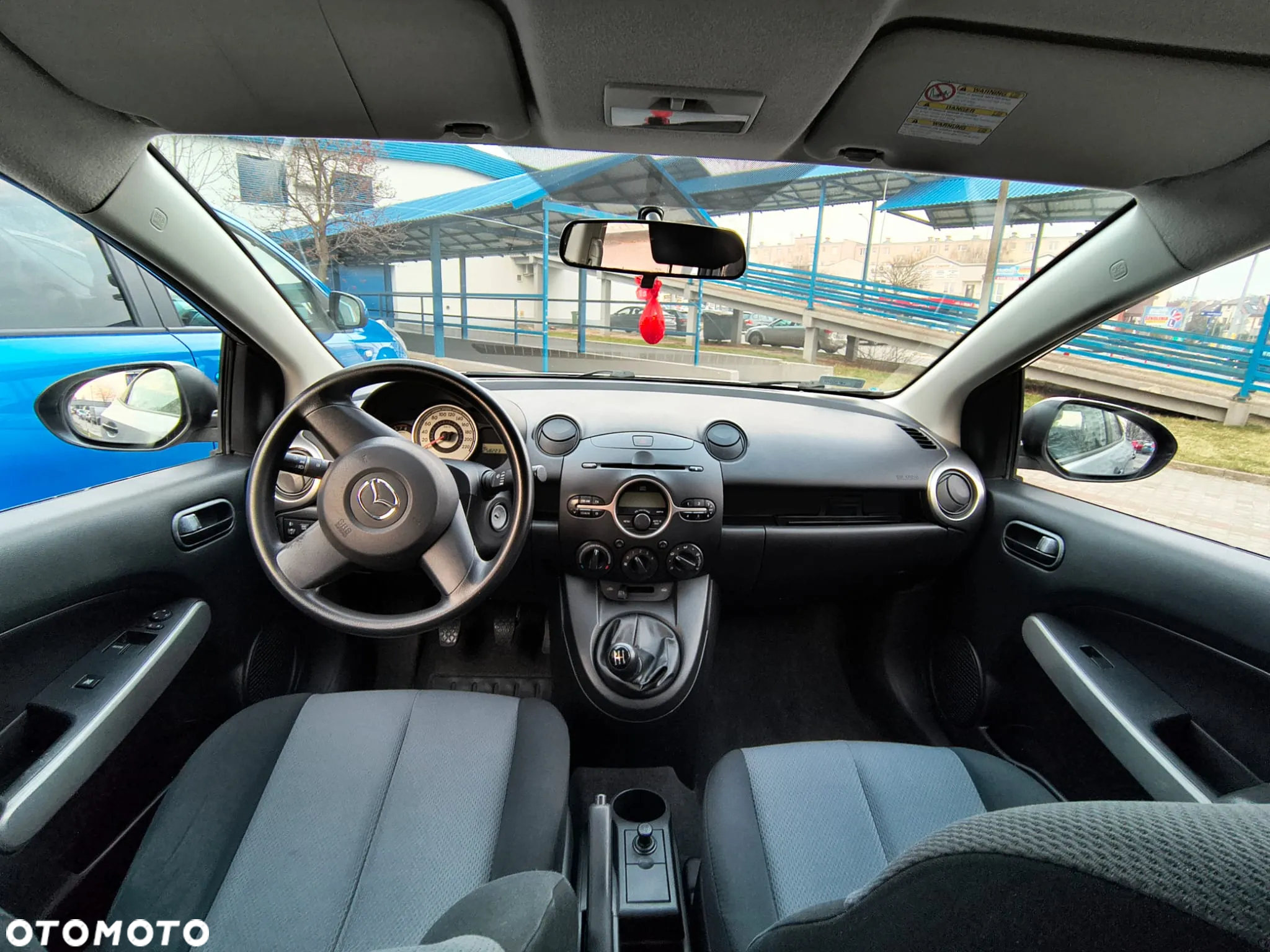 Mazda 2 - 5
