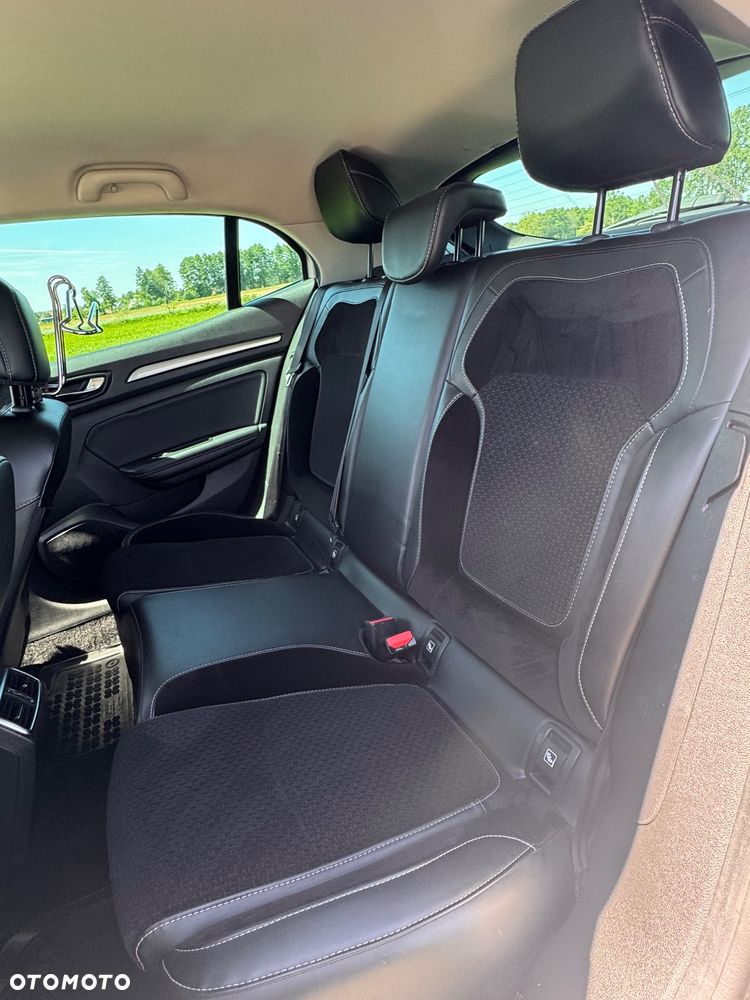 Renault Megane 1.5 dCi Limited EDC EU6 - 23