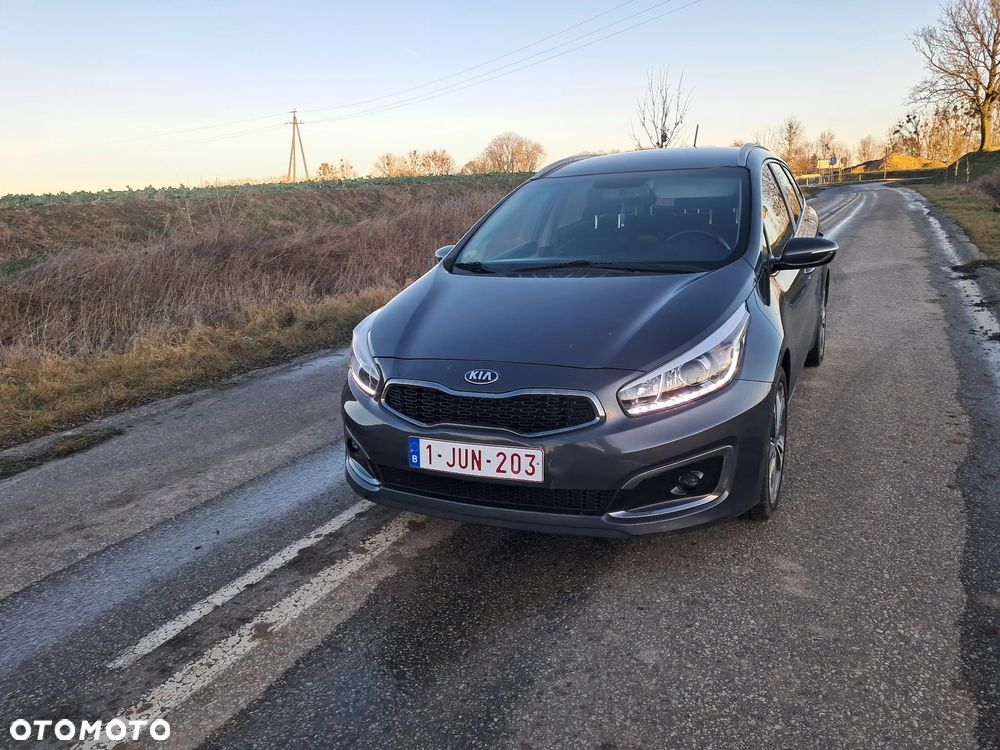 Kia Ceed 1.6 CRDi 136 ISG Platinum Edition - 6