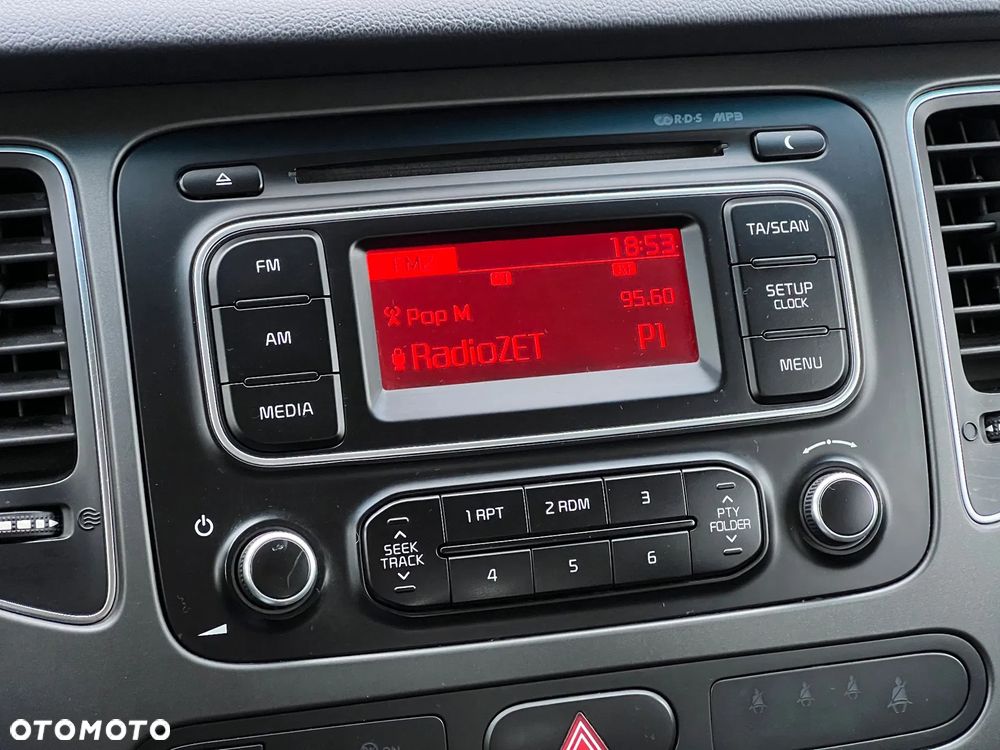 Kia Carens 1.6 GDI L - 23