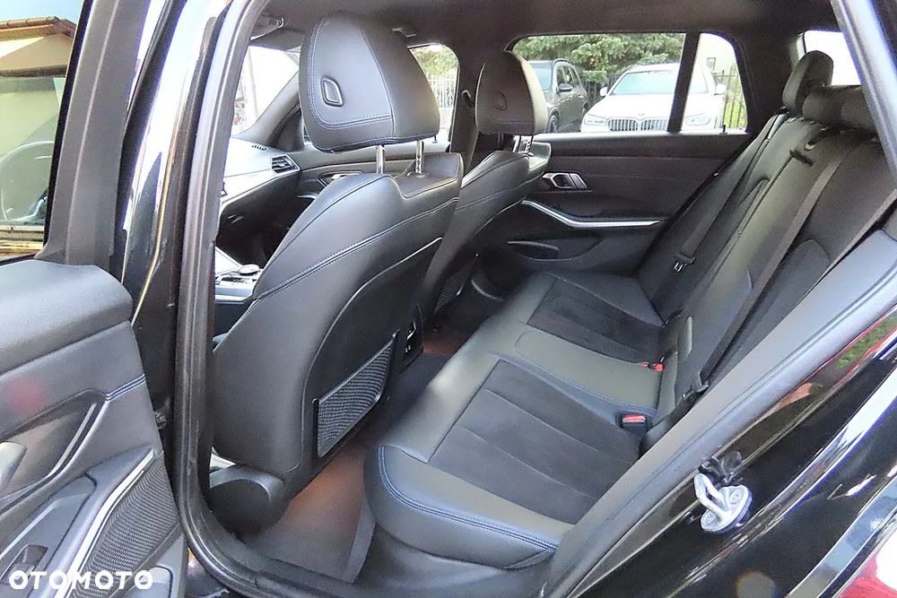 BMW Seria 3 320d xDrive M Sport sport - 25