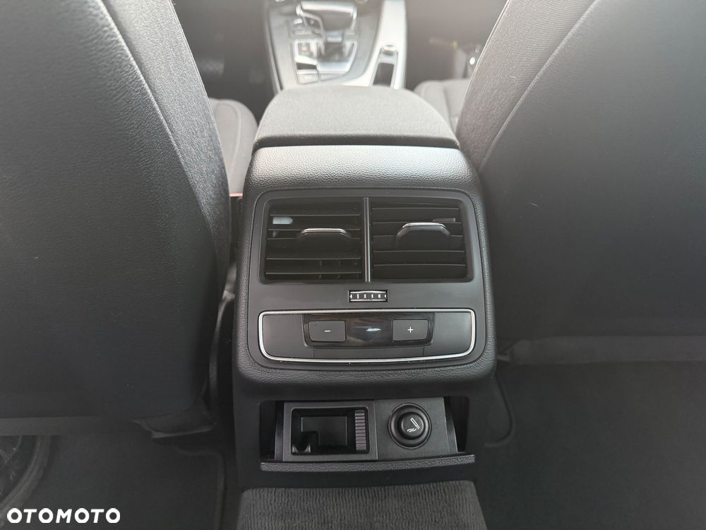 Audi A4 Limousine - 16