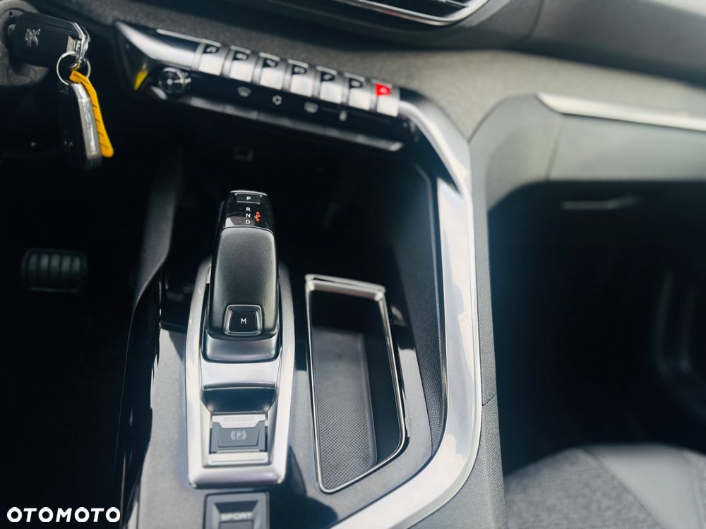 Peugeot 3008 1.5 BlueHDi Allure Pack S&S EAT8 - 11
