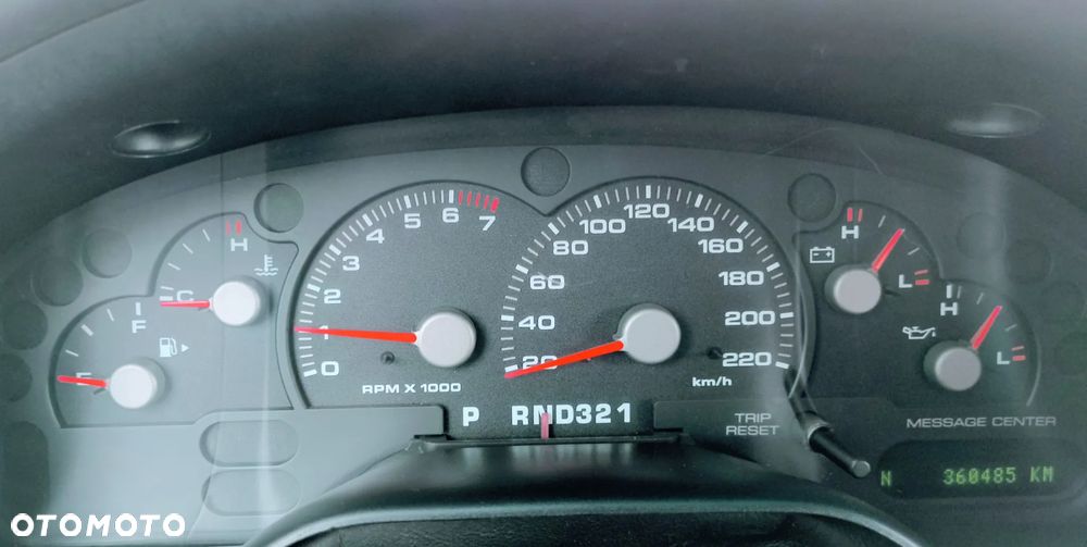 Ford Explorer 4.6 - 17
