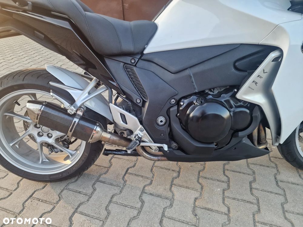 Honda VFR - 9