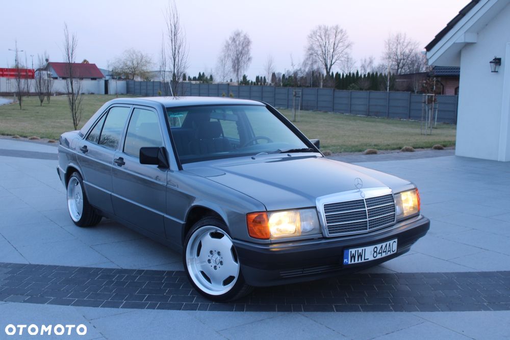Mercedes-Benz W201 (190) - 3