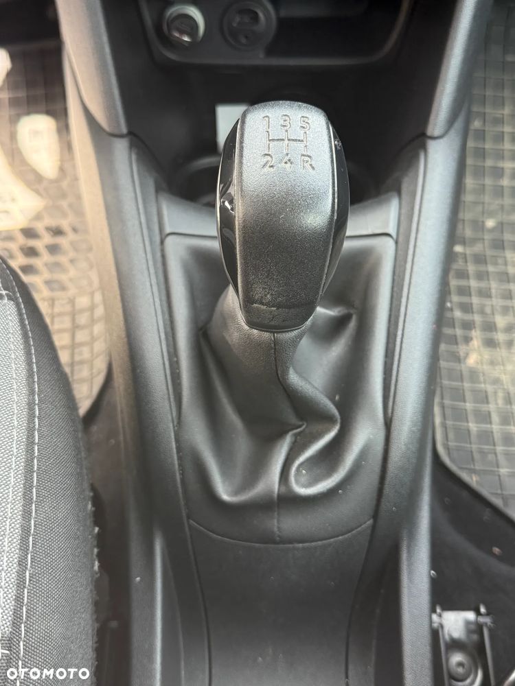 Peugeot 208 - 7