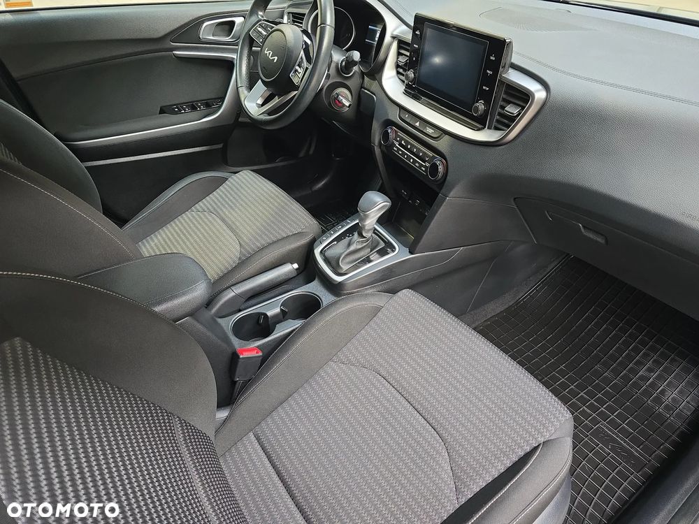 Kia XCeed 1.5 T-GDI M DCT - 24