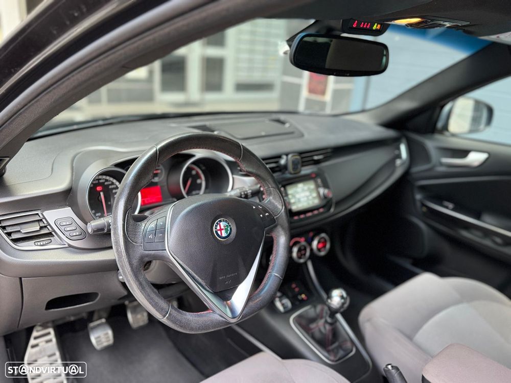 Alfa Romeo Giulietta 1.6 JTDM Distinctive - 8