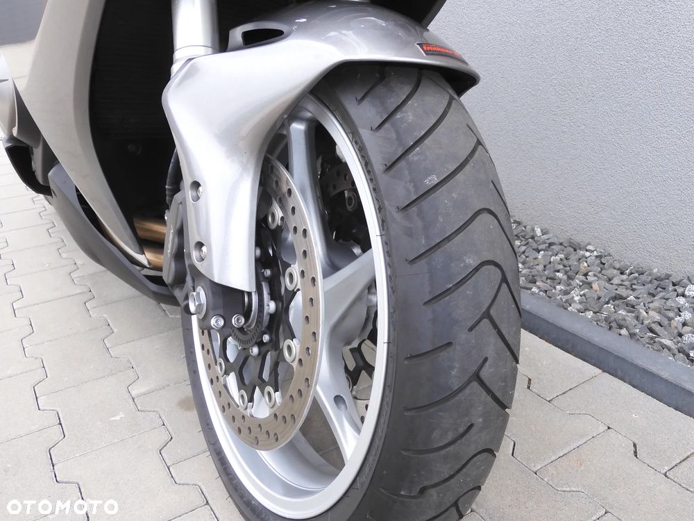 Honda VFR - 5