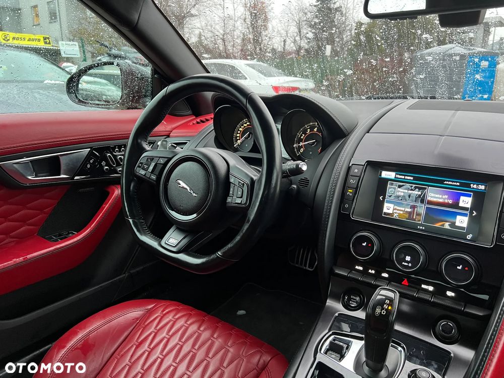 Jaguar F-Type - 22