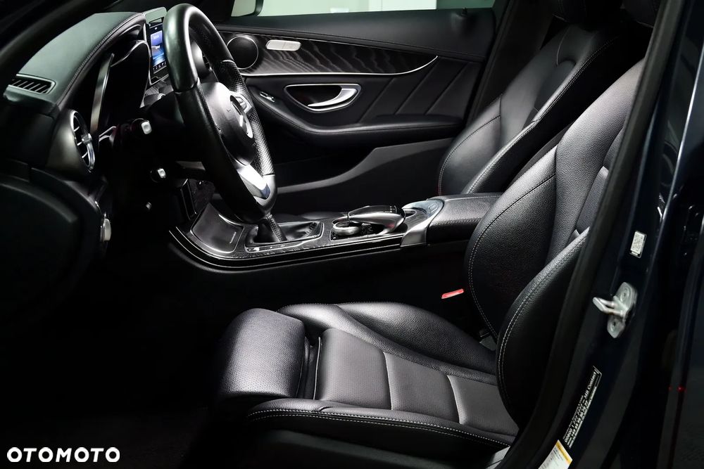 Mercedes-Benz Klasa C 180 AMG Line - 19