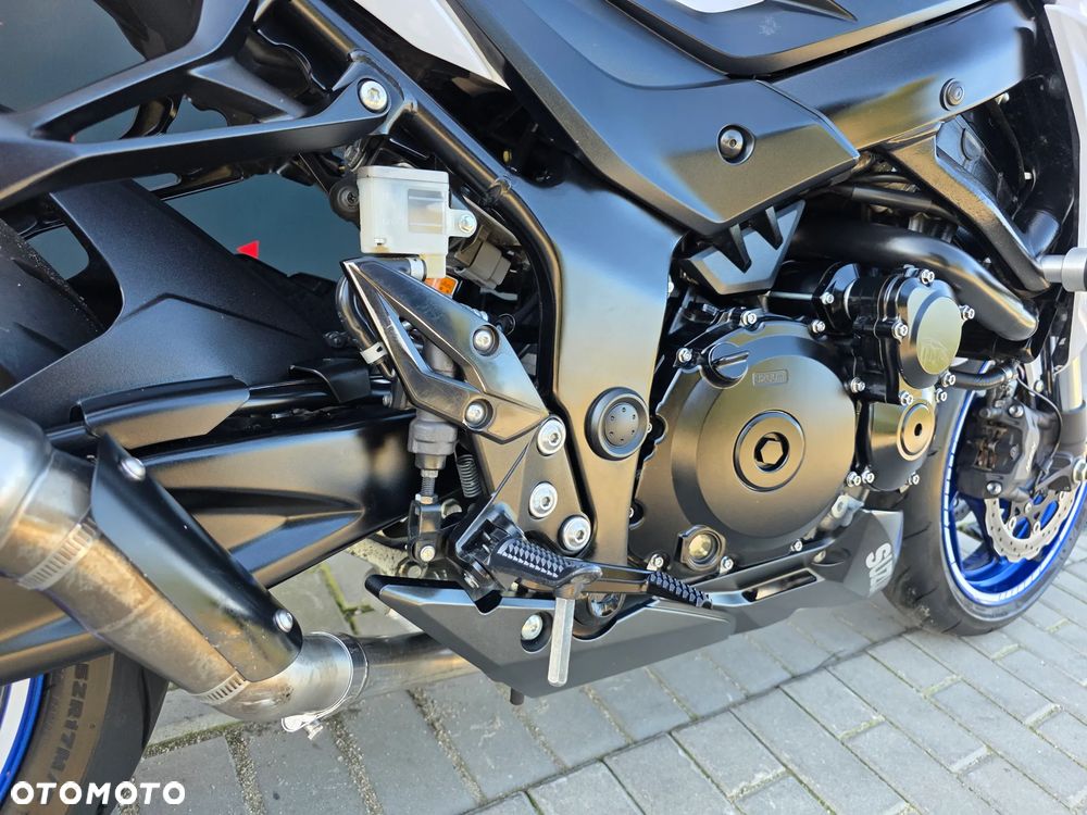 Suzuki GSX - 25