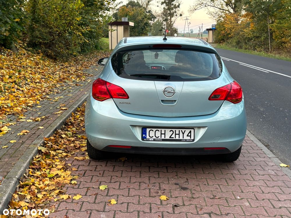 Opel Astra 1.6 Design Edition - 4
