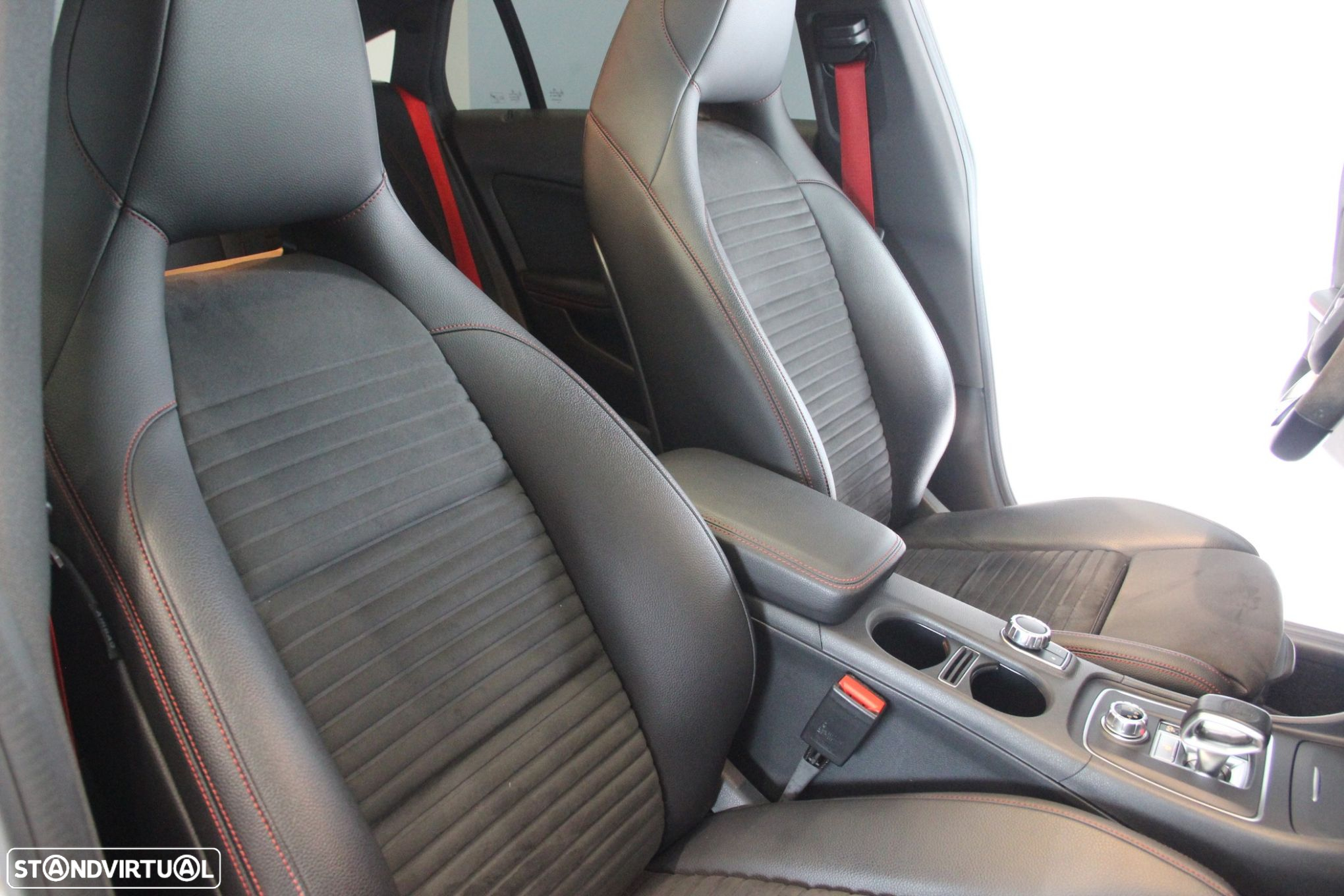 Mercedes-Benz CLA 45 AMG Shooting Brake 4-Matic - 15