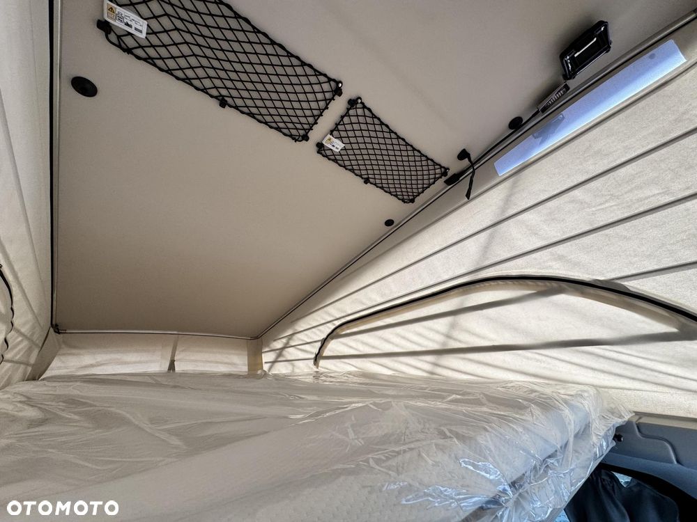 Mercedes-Benz Klasa V - 22