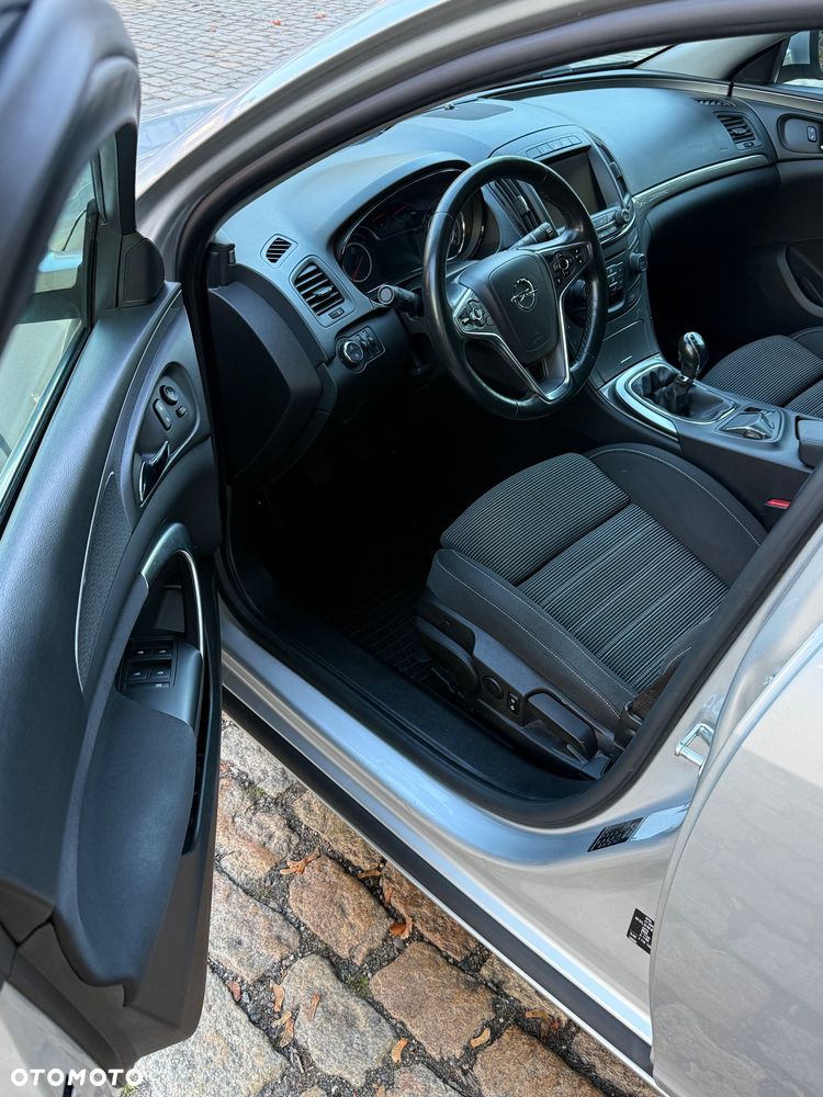 Opel Insignia - 12