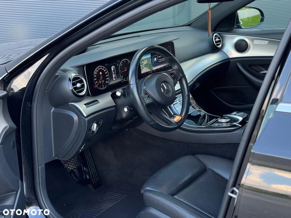 Mercedes-Benz Klasa E 200 d T 9G-TRONIC - 9