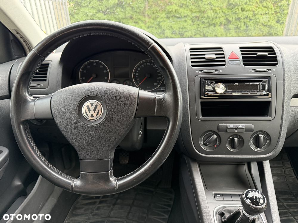 Volkswagen Jetta 1.6 Trendline - 13