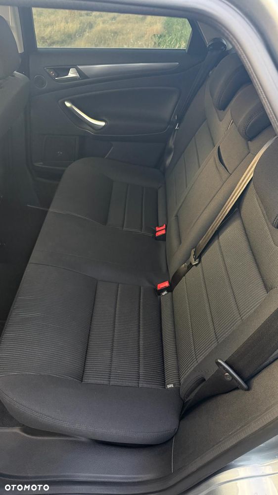 Ford Mondeo 2.0 TDCi Titanium - 12