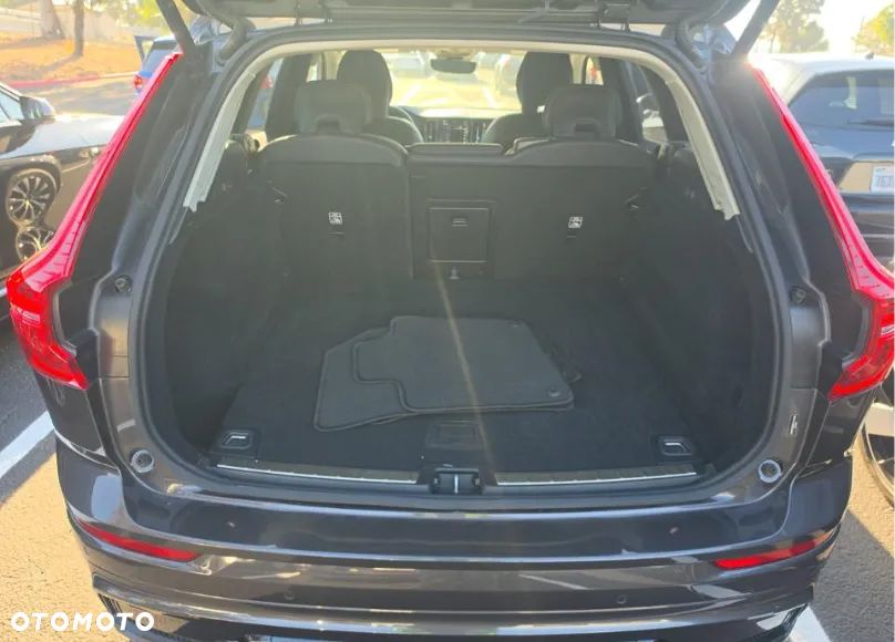 Volvo XC 60 B5 B AWD Plus Bright - 12