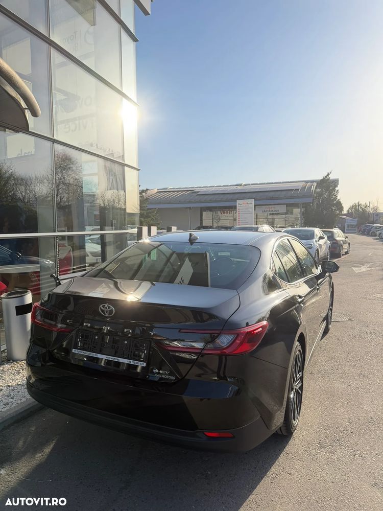 Toyota Camry 2.5 HEV Luxury - 6