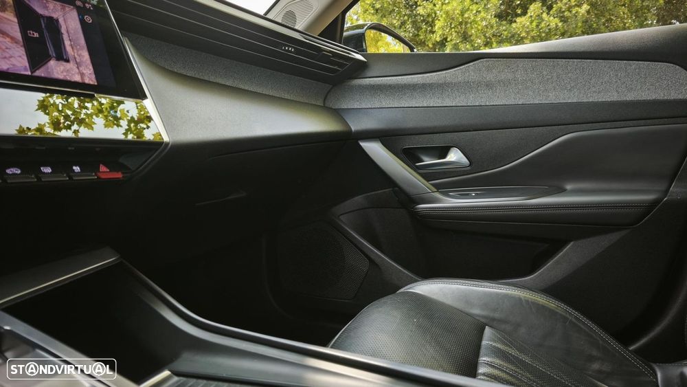 Peugeot e-2008 50 kWh GT - 26