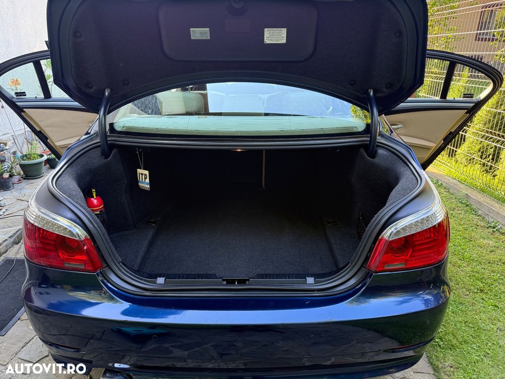 BMW Seria 5 520d Aut. Edition Exclusive - 11