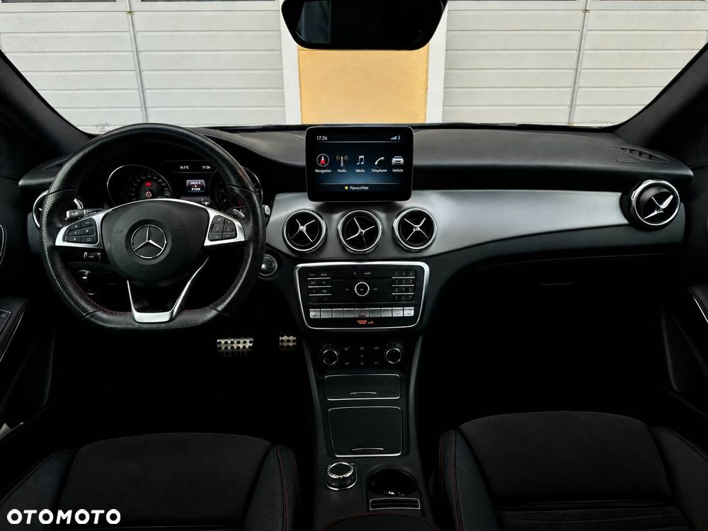 Mercedes-Benz GLA 220 4-Matic AMG Line - 12