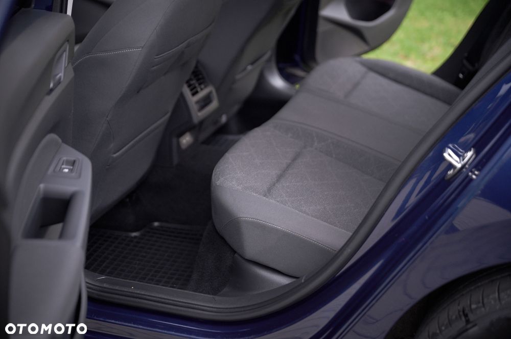 Volkswagen Golf - 20