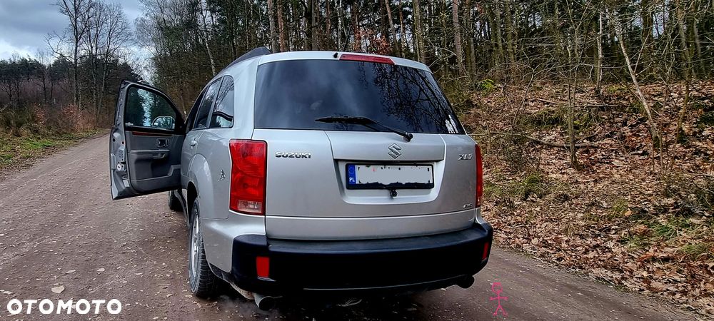 Suzuki XL7 3.6 V6 Luxury - 4