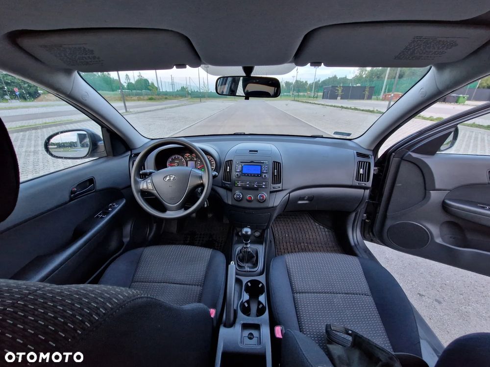 Hyundai i30 1.6 Classic + - 10
