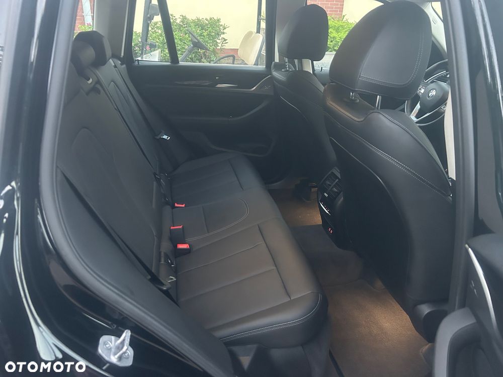 BMW X3 xDrive20d mHEV - 17