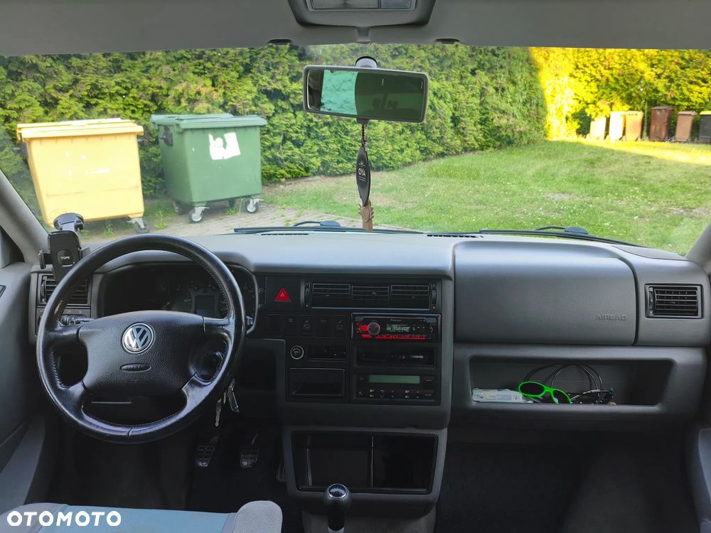 Volkswagen Multivan - 25