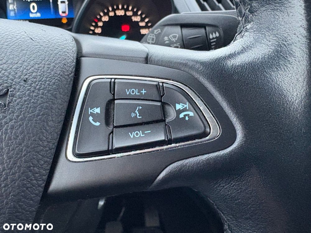 Ford Kuga - 23