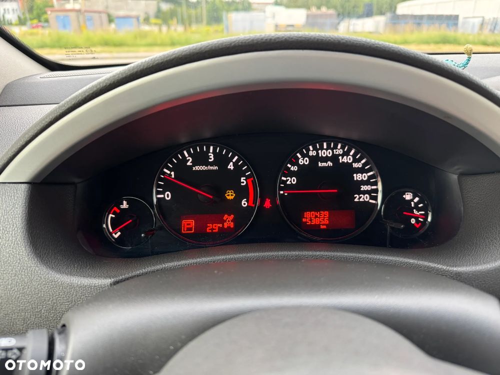 Nissan Pathfinder - 8