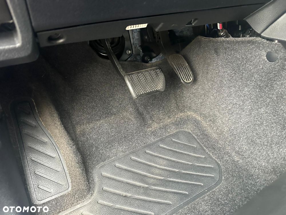 Toyota Hilux 2.8 D-4D Double Cab Invincible Sport 4x4 - 15