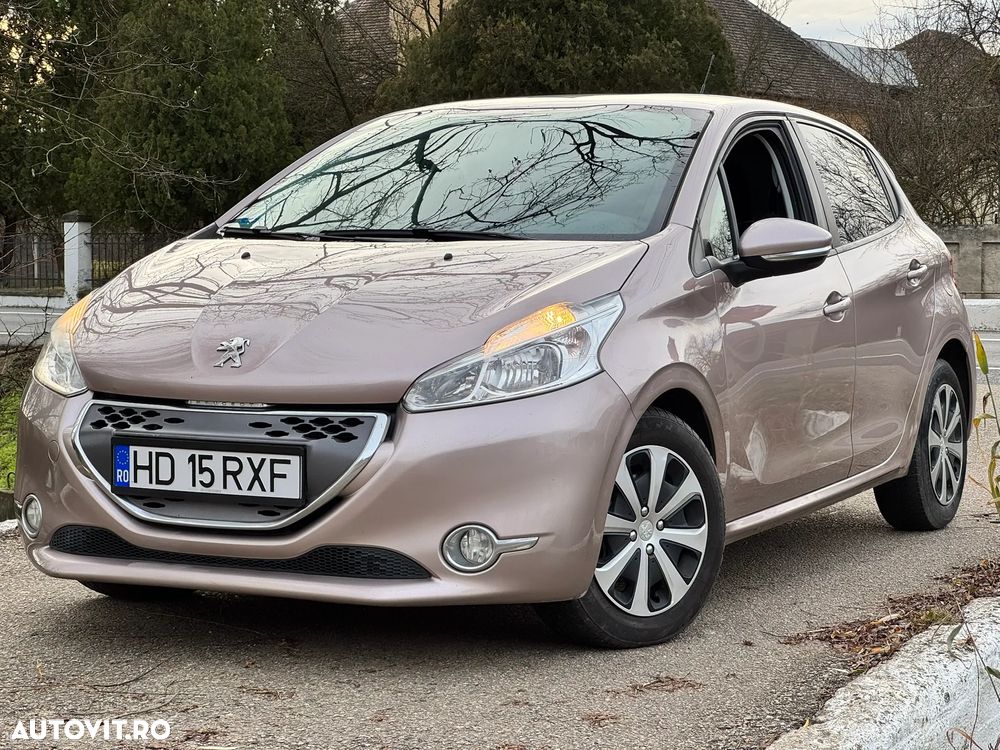 Peugeot 208 - 1