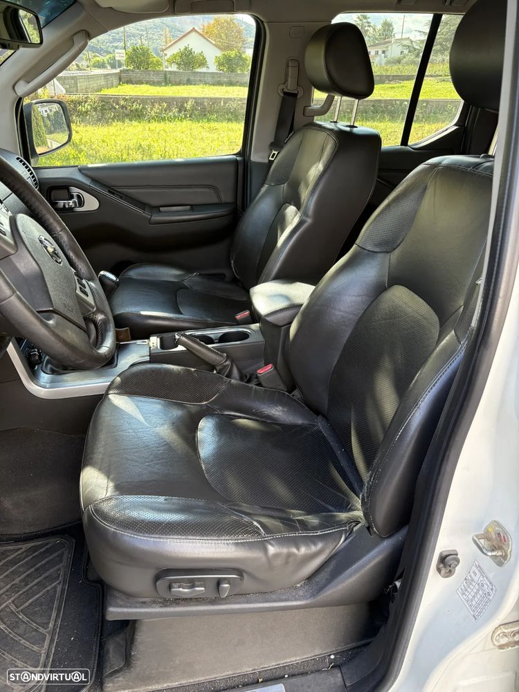 Nissan Navara 2.5 dCi CD LE Hi-Tech +P.Premium 4WD - 9