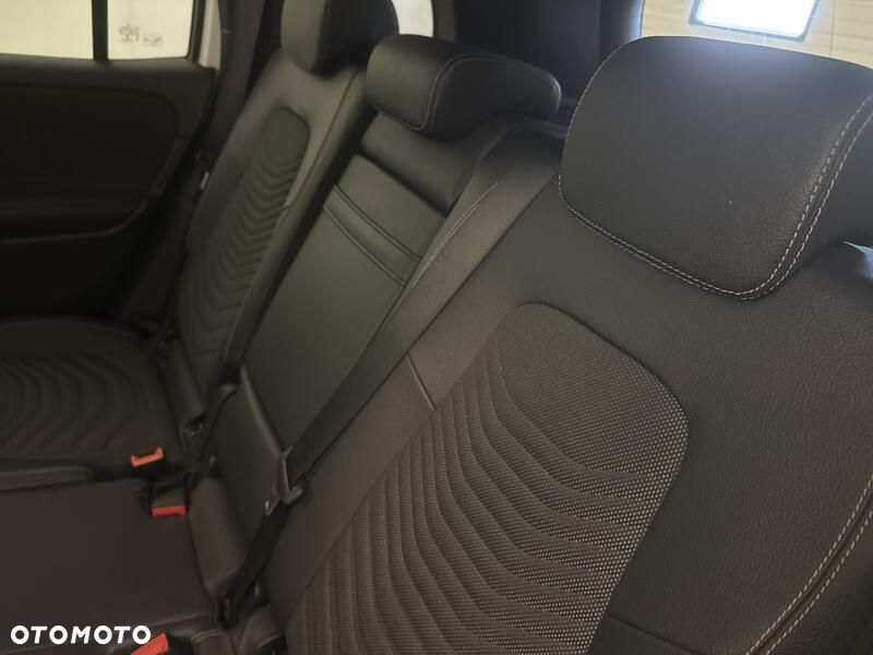 Mercedes-Benz GLB 200 7G-DCT - 20