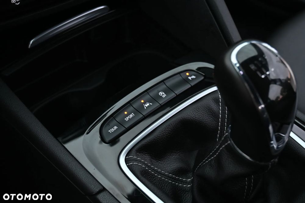 Opel Insignia CT 2.0 CDTI 4x4 Exclusive S&S - 33