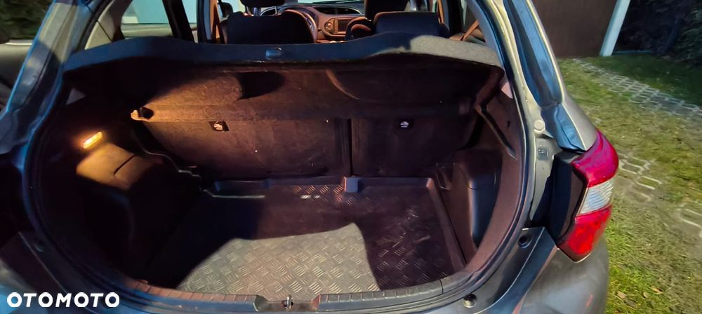 Toyota Yaris 1.5 Premium - 5