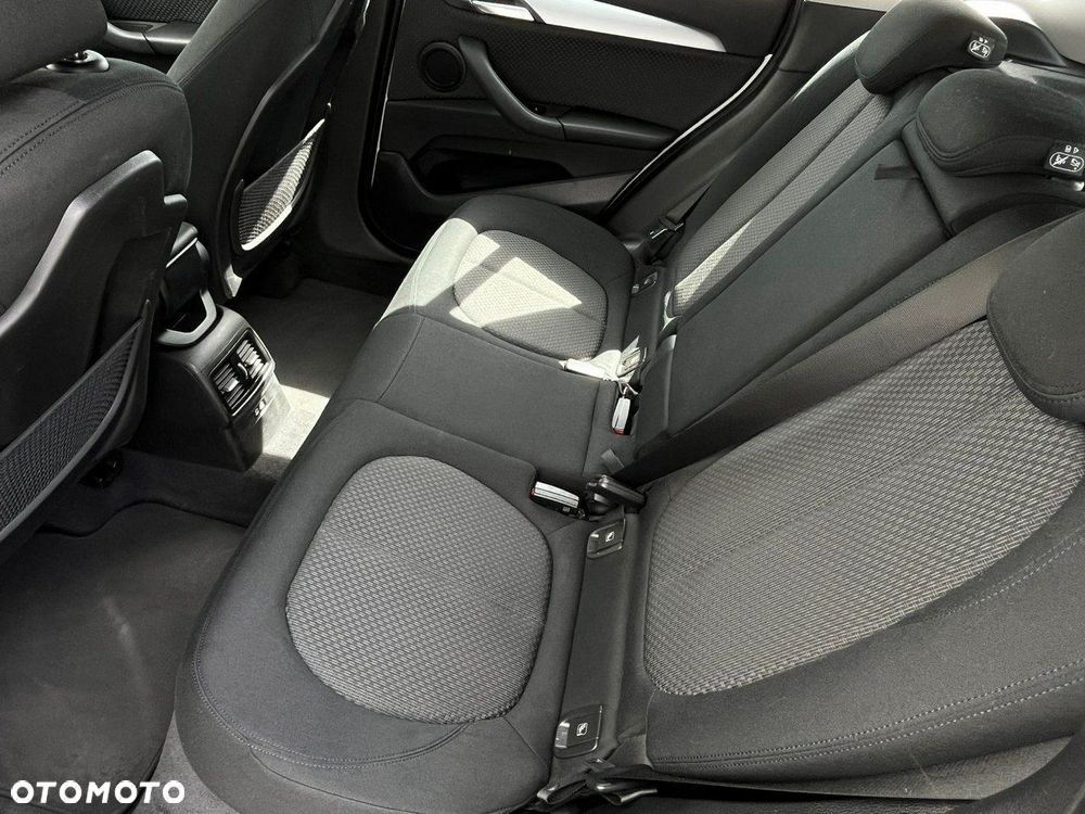 BMW X1 xDrive25e Advantage - 16