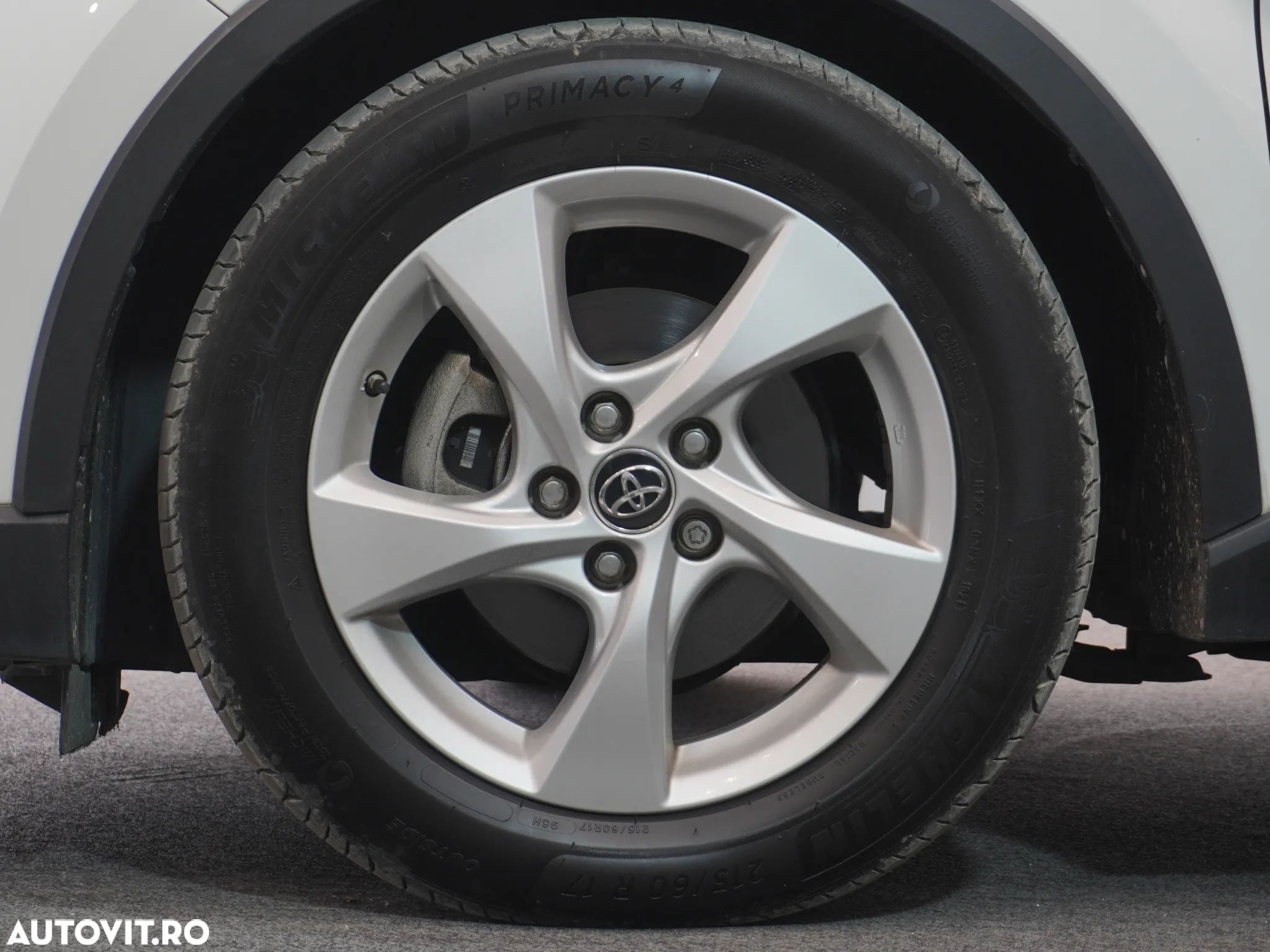 Toyota C-HR 1.8 HSD 4x2 CVT C-ult LED - 12